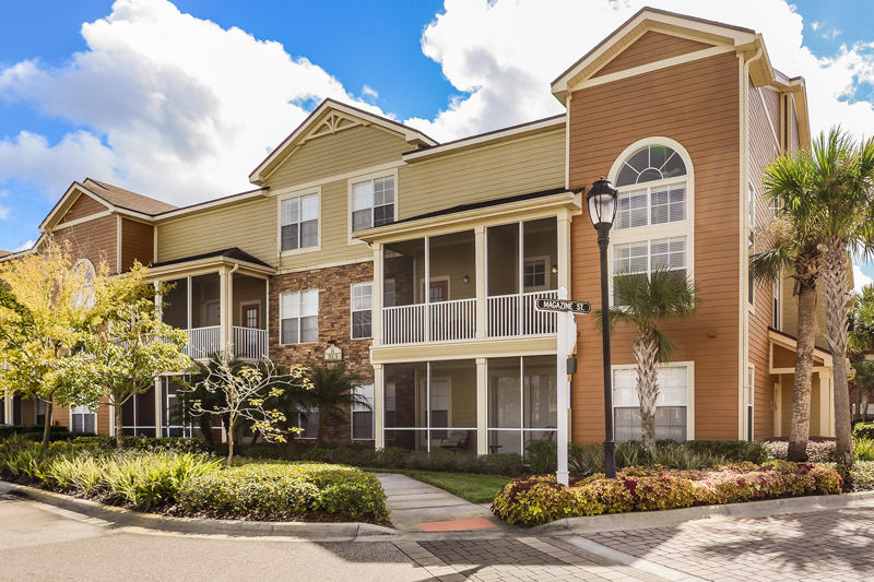 525 Avalon Park, Orlando, FL by Preferred Apartment Community